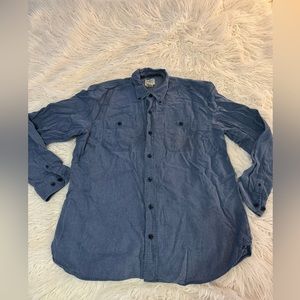 L.L. Bean men’s size large slightly fitted blue button down shirt item 508166